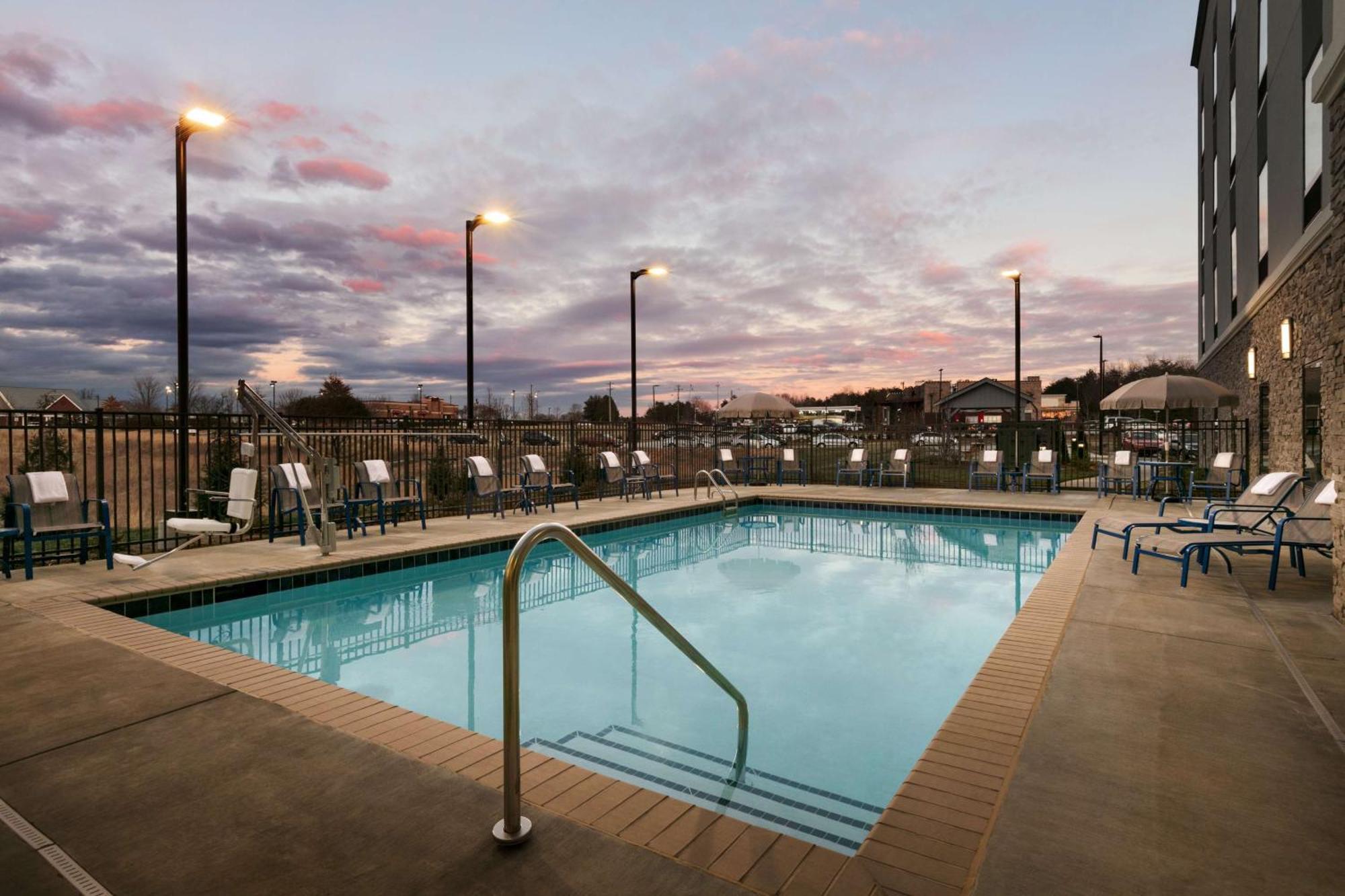 Hampton Inn Kernersville Luaran gambar